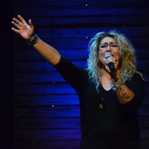 Meet your Posher, Dinah